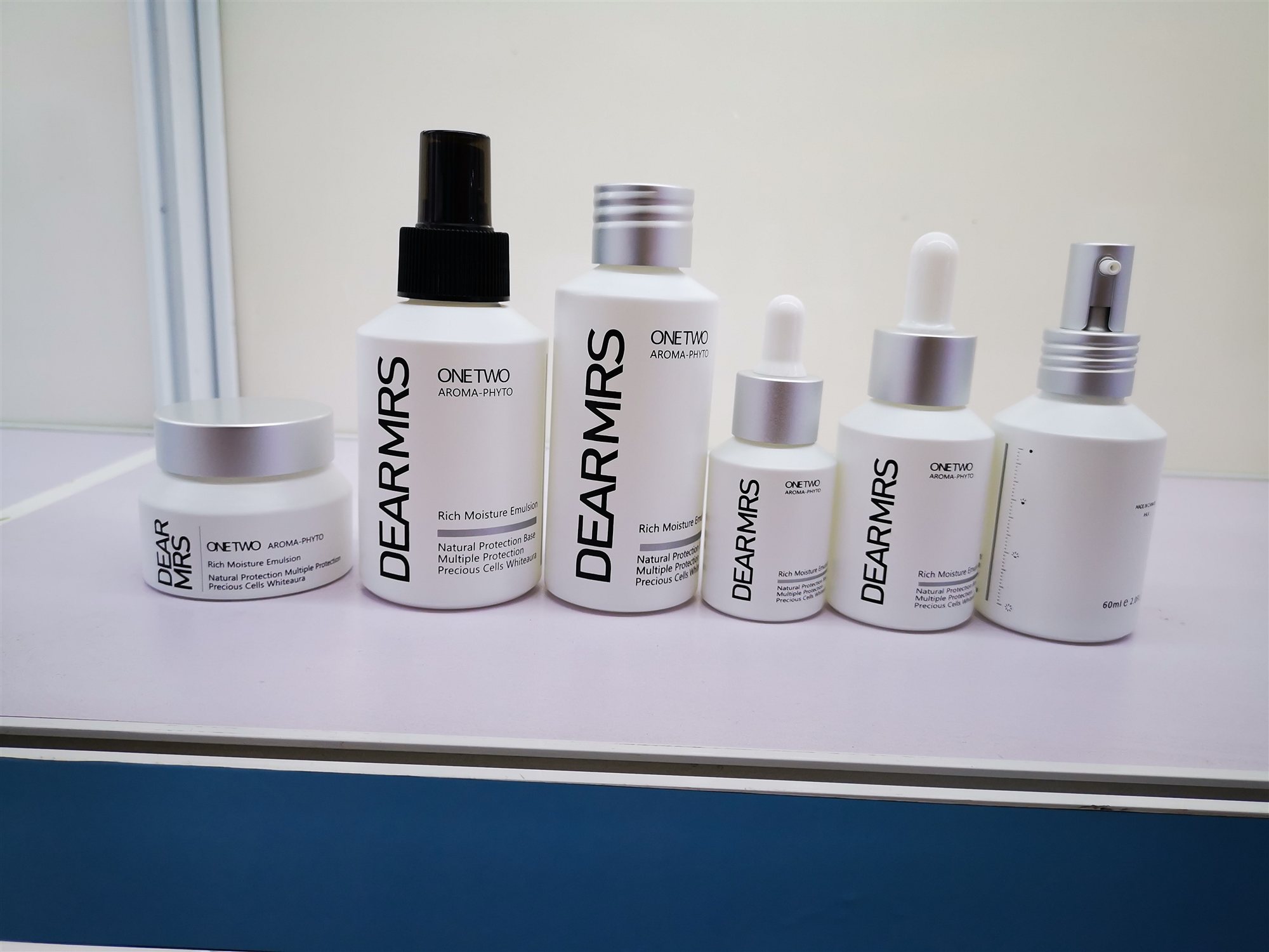 A range of different skincare packaging types, showing how much packaging changes a quote